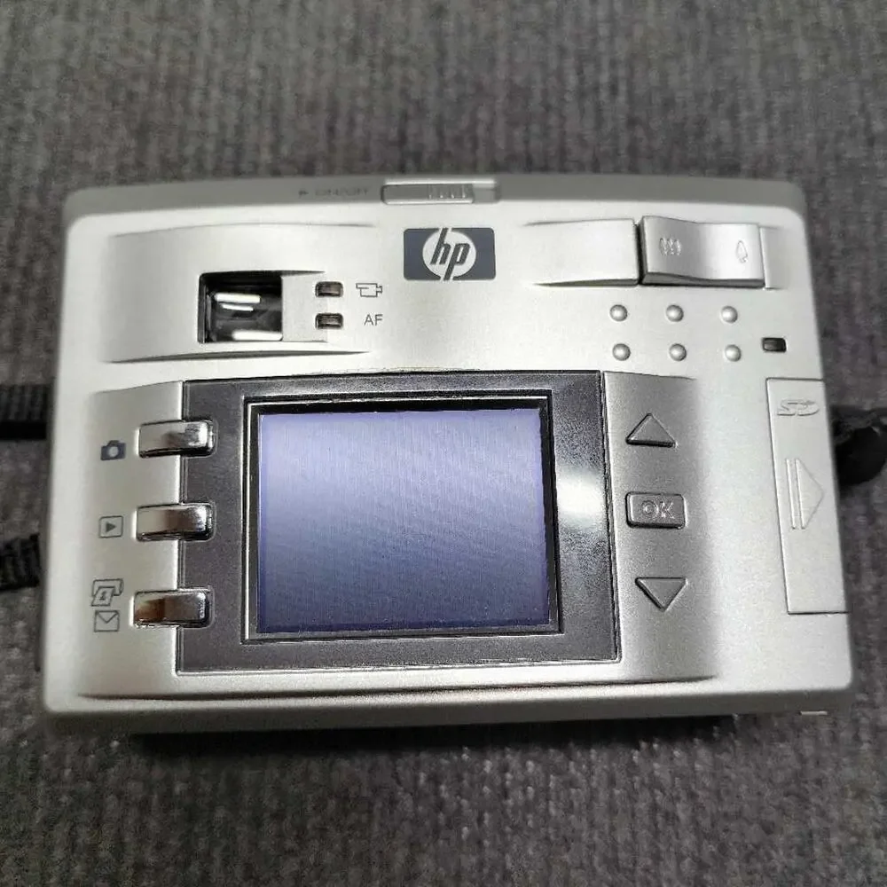 HP Photosmart 735 Digital Camera 3.2MP 15x Zoom Silver For Parts Only